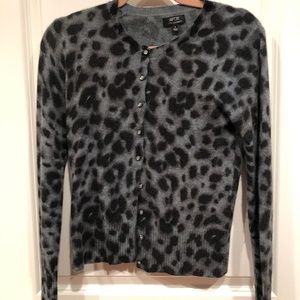 Black & gray leopard print small cashmere sweater